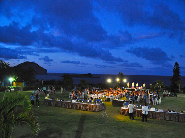 aloha kai luau at night
