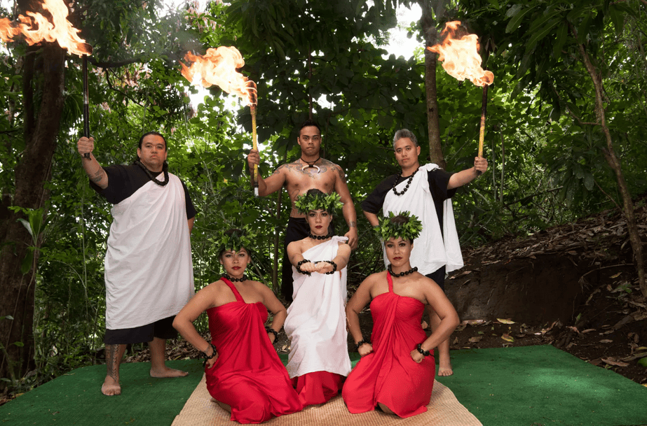 Experience Nutridge Luau Performers